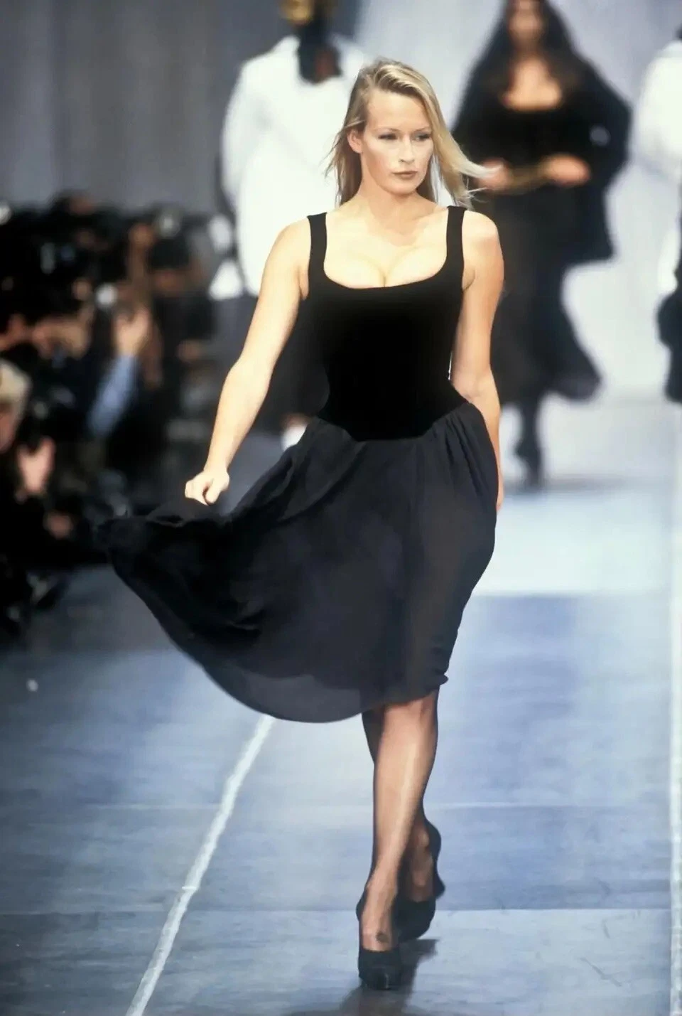 women chanel dress 38